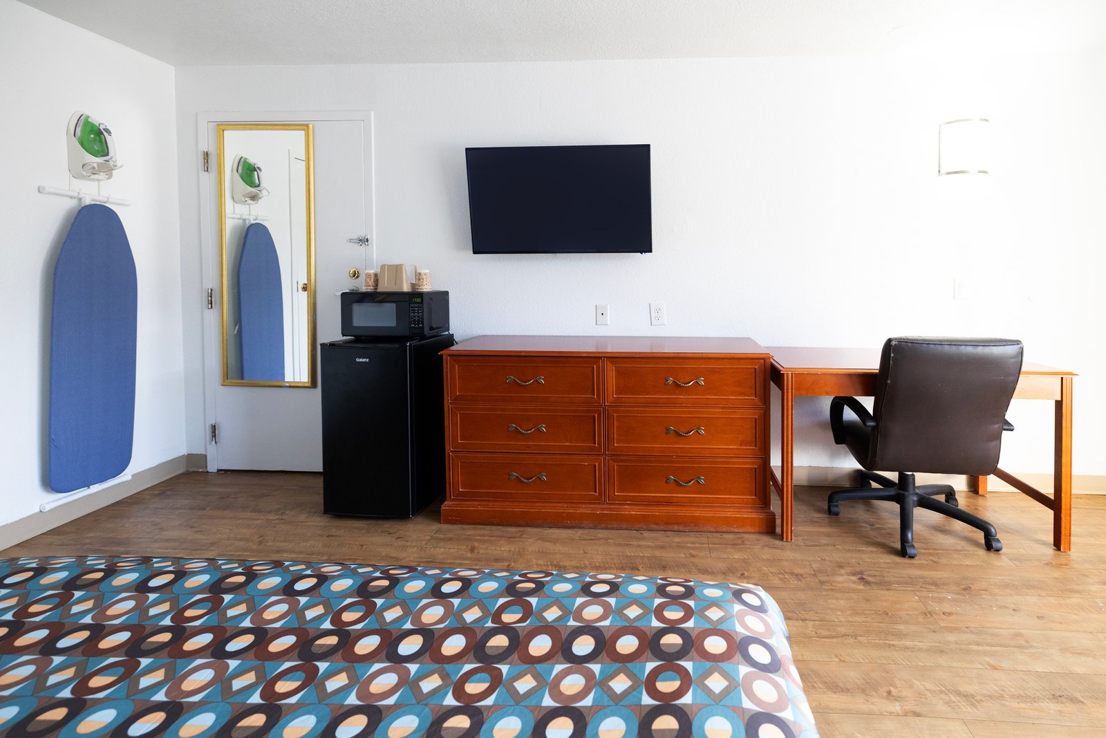 Budget Inn Greenville King Bed Room 3