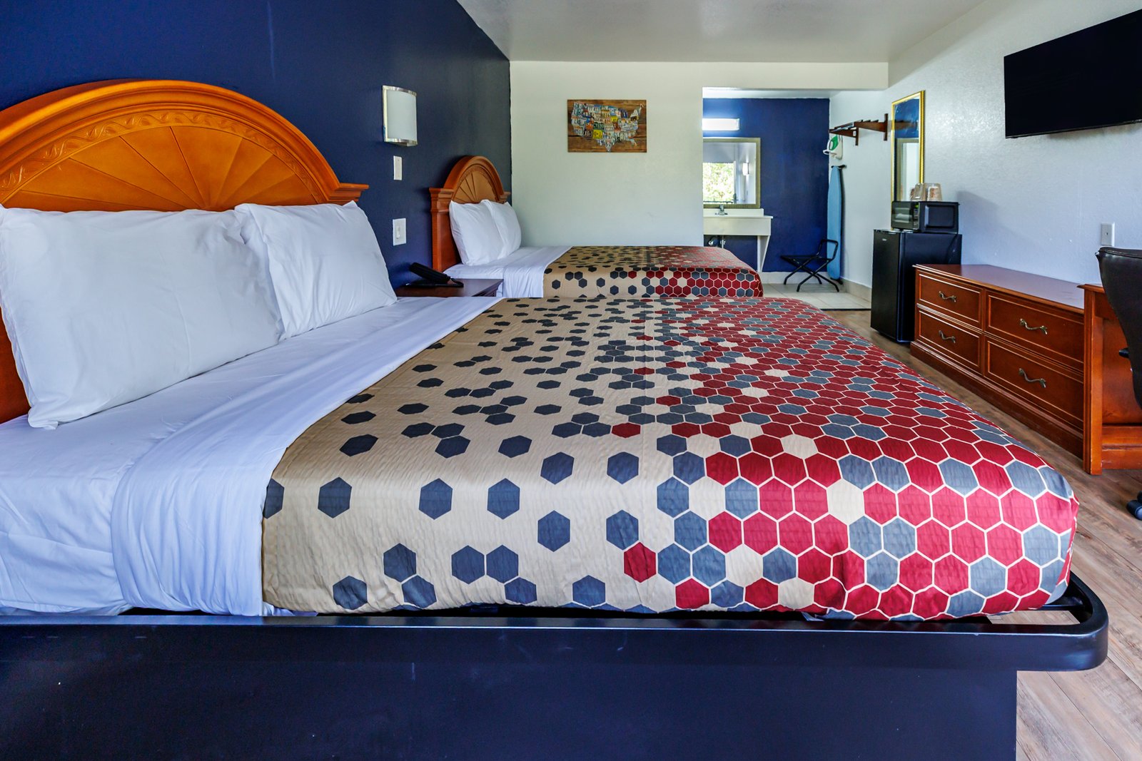 Budget Inn Greenville Two Queen Bed Room 6